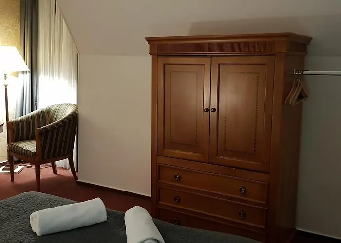 Hotel A Restaurace Pomezi